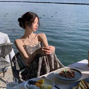 美国女人和黑人女人交配的视频
