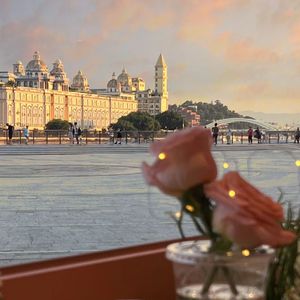 美国女人和黑人女人交配的视频
